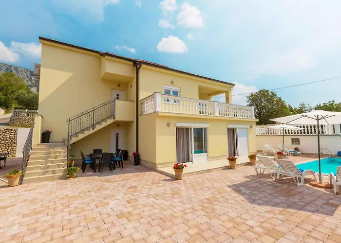Villa In 39285