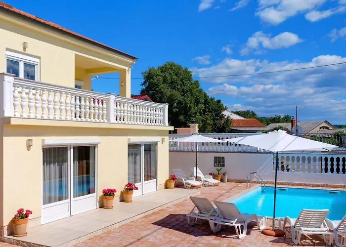 Villa In 39285
