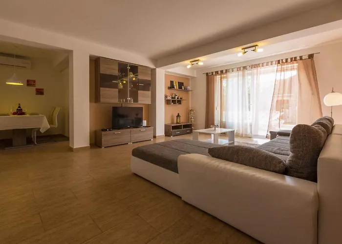 Villa In 39285