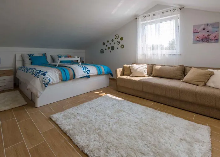 Villa In 39285