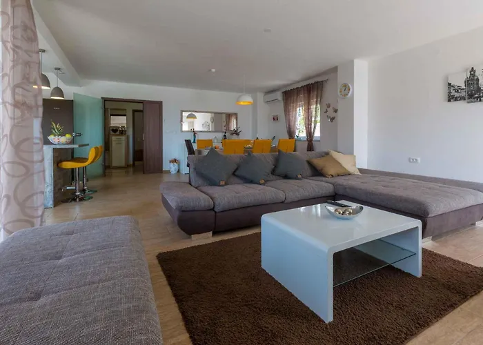 In 39285 Villa *